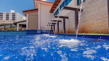 5 outdoor pools