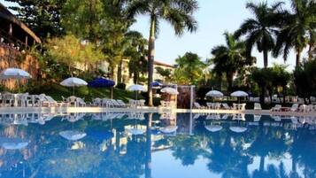 5 albercas al aire libre