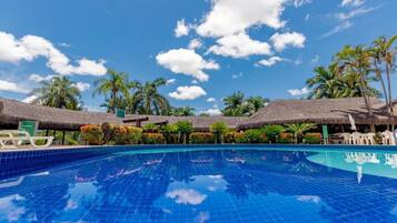 5 outdoor pools