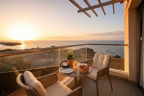 Villa by the Sea, golf and sports pier