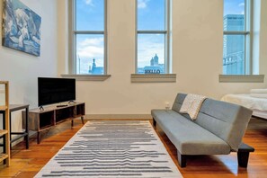 TV, offices - Renovated Apt w/ Free Parking | Medical Complex (Louisville)