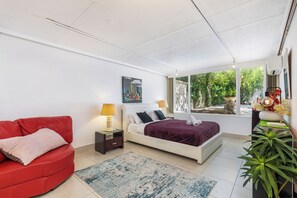 2 slaapkamers, een strijkplank/strijkijzer, gratis wifi, beddengoed