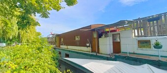 ACCOMMODATION ON THE WATER NEAR PARIS with SPA