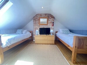 3 soverom, strykejern/-brett, wi-fi (inkludert) og sengetøy