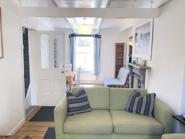 TV, DVD-spiller og bøker