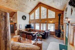 Télévision, cheminée