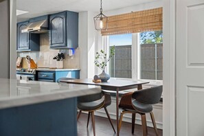 Dining - Palm Springs / Pool & Game Room! (The Colony)