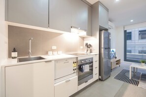 Fridge, microwave, oven, stovetop