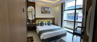 Hotel Shakuntla Palace 400 mts to Vishnupad Temple