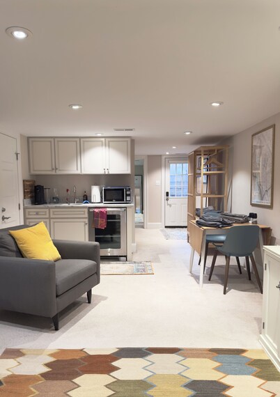 Explore Sights of Washington from Spacious Basement Apartment