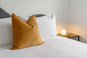 3 bedrooms, free WiFi, bed sheets - Located in the center of Queenstown and warm. (Queenstown)