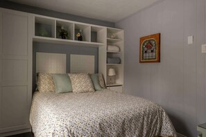 4 bedrooms, WiFi, bed sheets