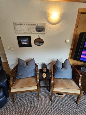 Interior - Donner Lake 3 bedroom, 3 bath Sleeps 6 adults Direct Lake Access DLR#020 (Truckee)