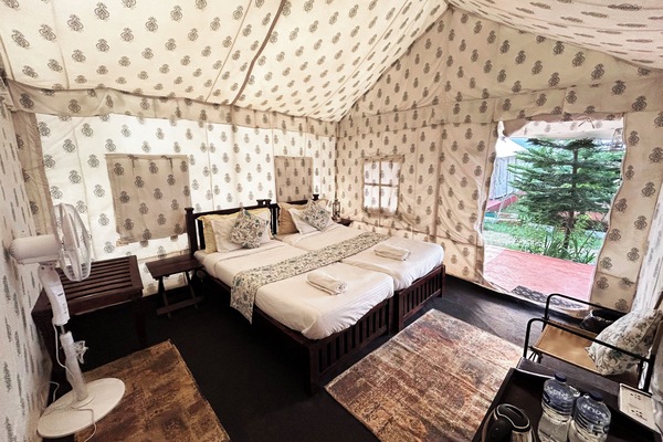 WiFi (free), bed sheets