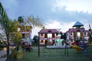 Zona de juegos infantil al aire libre