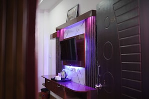 Habitación Deluxe doble | 1 dormitorio, cortinas opacas, wifi gratis y ropa de cama