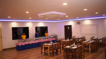 Esmorzar diari d'estil bufet (350 INR per persona)