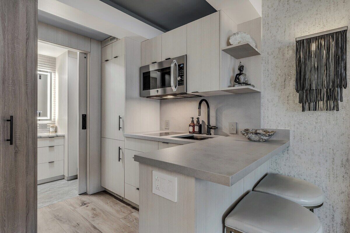 Fridge, microwave, stovetop, coffee/tea maker