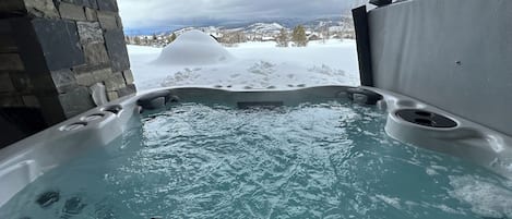 Tina de hidromasaje al aire libre