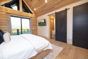 6 bedrooms, iron/ironing board, travel cot, free WiFi