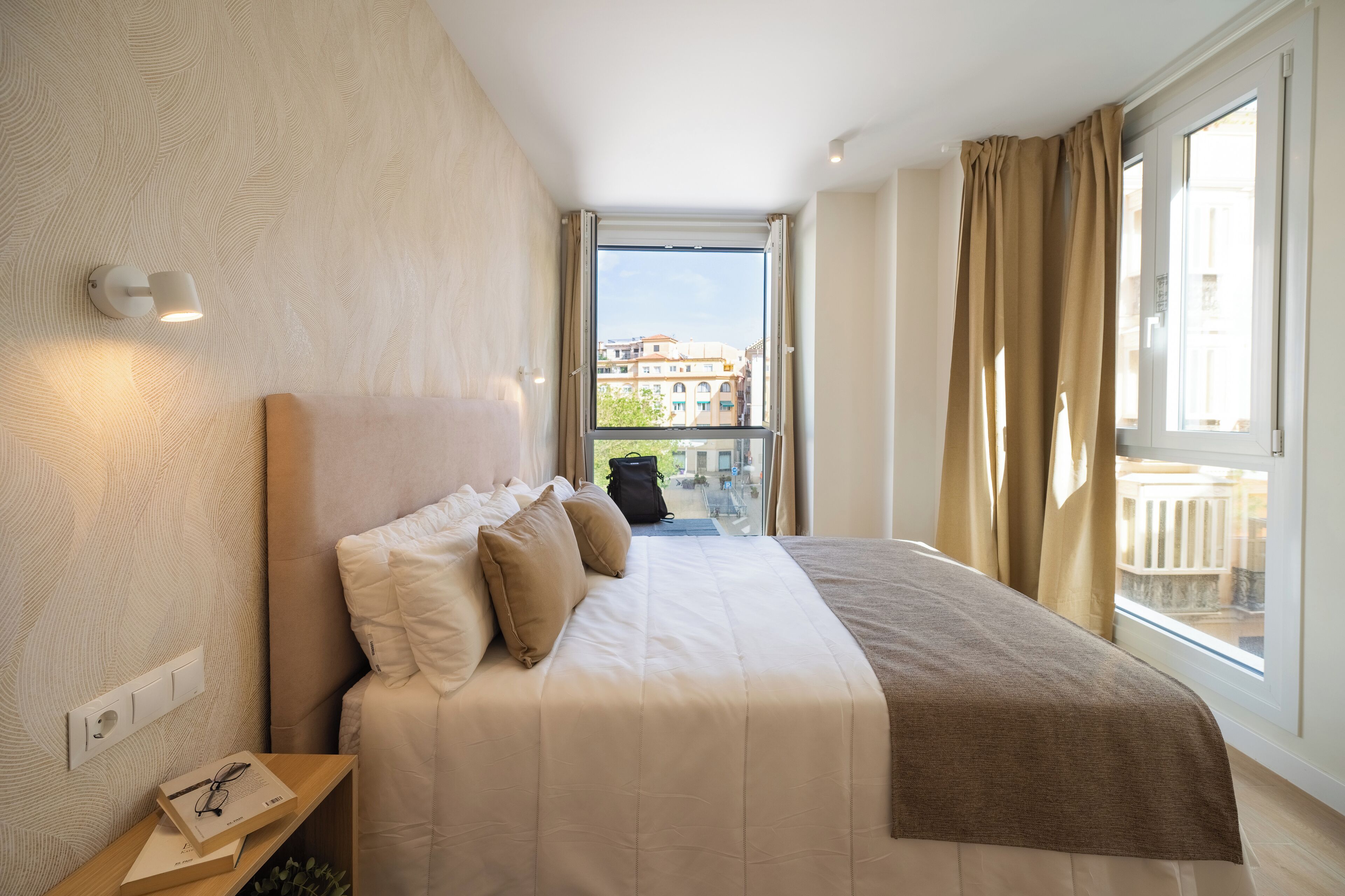 Hochwertige Bettwaren, Daunenbettdecken, Zimmersafe