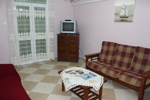 Smart TV, fireplace, video games, DVD player - Coastal Elegance: Villa Level, 2nd Floor JIJEL (Ziama Mansouriah)