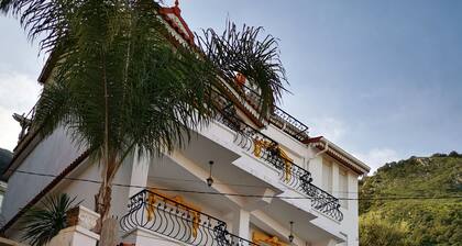 ĂlĂ©gance CĂŽtiĂšre : Niveau de Villa, 2e Ătage JIJEL