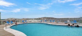 Beachy 2-Bedroom Family Home with $450 in Free Daily Activities | Beach Walkable