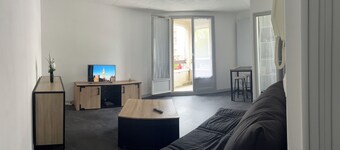 Close to town center and amenities in a quiet location