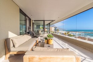 4 عدّة غرف نوم وخدمة الإنترنت