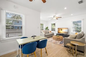 Ferienhaus | 3 Schlafzimmer, Schreibtisch, Internetzugang