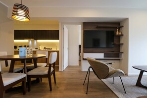 Apartment | 2 bedrooms, Internet - w Comfy 2BR w Balcony Near Larcomar (Lima)