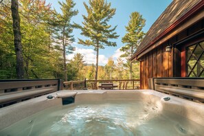 Outdoor spa tub - ADK Whiteface Chalet with Hot Tub, Dog Friendly! (Wilmington)