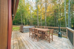 Outdoor dining - ADK Whiteface Chalet with Hot Tub, Dog Friendly! (Wilmington)