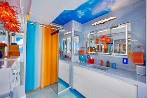 Apartment | 2 bedrooms, desk, Internet