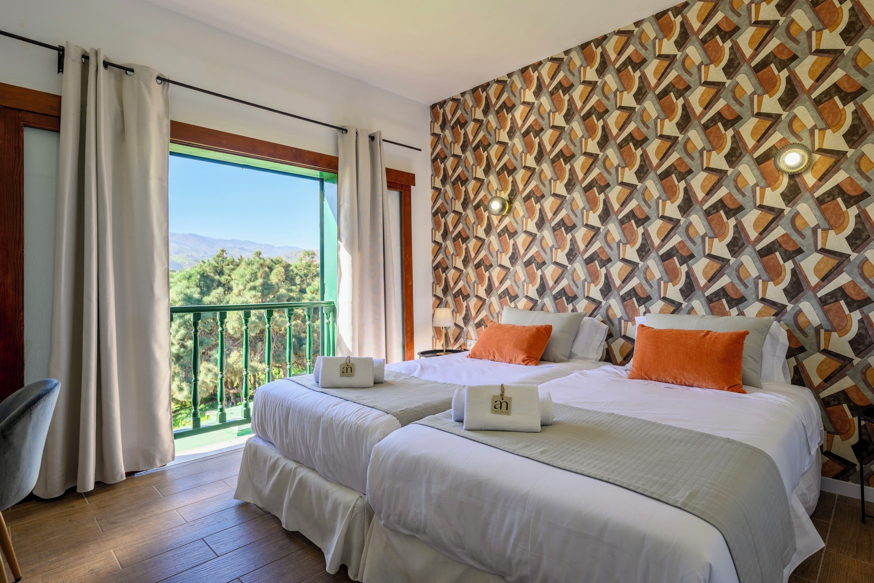 Double Room | Desk, laptop workspace, free WiFi, bed sheets