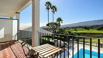 Habitación económica doble, bañera | Terraza o patio