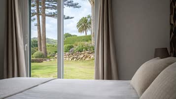 Tweepersoonskamer | Een bureau, een laptopwerkplek, gratis wifi, beddengoed