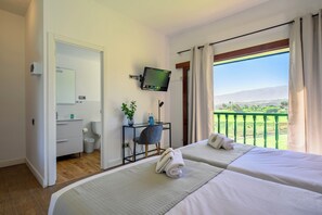 Double Room | Desk, laptop workspace, free WiFi, bed sheets