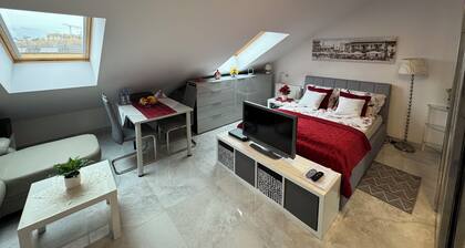 Apartment room + kitchen + private bathroom in Gdansk; parking lot; WLAN; Sat TV