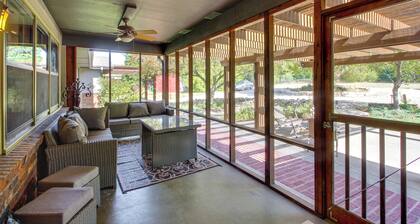 Kansas Gem w/ Fire Pit & Views: 10 Mi to Dtwn!