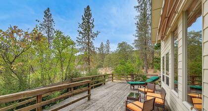 Close to Wine Trail: Home w/ Deck Near Applegate