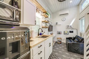 Apartment (0 Bedroom) | Interior