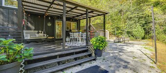 Blue Ridge Mountain Tiny Home: Escape to Nature!