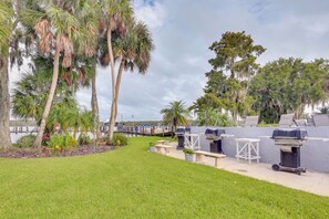 Interior - Riverfront Weleka Condo w/ Dock & Pool Access (Welaka)