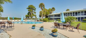 Riverfront Weleka Condo w/ Dock & Pool Access