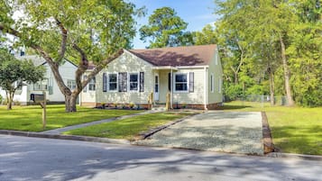 House (2 Bedrooms) | Front of property