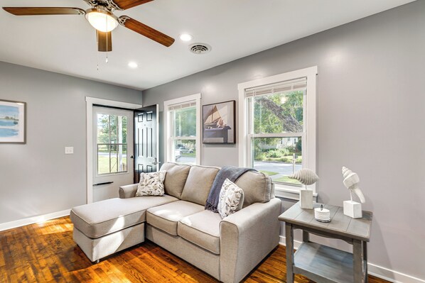 House (2 Bedrooms) | Interior