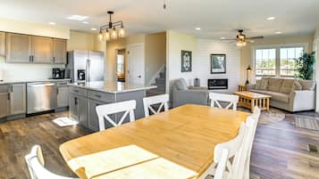 House (4 Bedrooms) | Interior