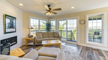 Rumah (4 Bedrooms) | Bagian depan properti